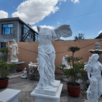 Statue de la déesse de la victoire de Samothrace en marbre blanc, taille réelle, sculptée à la main, sculpture classique en marbre avec ailes, pour exposition en place publique