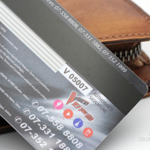 Tarjeta de Regalo de PVC Personalizada con Impresión Offset, Banda Magnética HICO, Acabado Brillante, Certificación ISO 9001 - Product Image 2