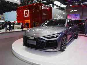 รถยนต์ Audi A5 2025 <span class=keywords><strong>Sportback</strong></span> 45TFSI Quattro 2.0T เบนซิน เกียร์อัตโนมัติ พวงมาลัยซ้าย สีดำ ล้อแม็ก R19 หลังคาพาโนรามิก ซันรูฟ ซีดาน รุ่นใหม่ ขายดี - Product Image 1