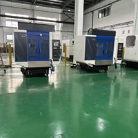 Centre d'usinage vertical CNC X700Y450Z460, précision de positionnement ±0,005 mm, commande Syntec