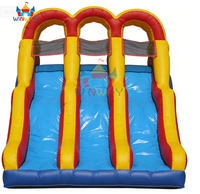 Toboggan aquatique gonflable triple piste en PVC écologique - Rouge et jaune, toboggan d'été extérieur pour enfants, idéal pour les fêtes et les jardins