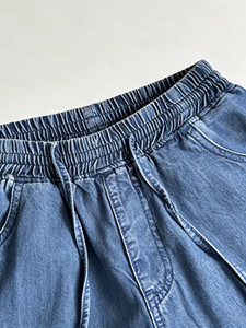 Pantalon décontracté en jean doux pour femme, coupe large, taille élastique avec cordon de serrage, coupe ample avec poches - Product Image 5