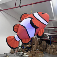 Mascotte gonflable réaliste en forme de poisson-clown suspendu pour la décoration d'événements et de fêtes sur le thème de la mer