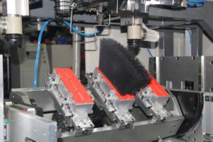 Brosse à vaisselle automatique CNC, brosses à cheveux, machines de fabrication de balais/brosse, <span class=keywords><strong>machine</strong></span> de fabrication/brosses de nettoyage, machines de fabrication - Product Image 2