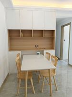 Buffet mural de luxe sur mesure pour coin repas, banquette de rangement minimaliste pour villa moderne