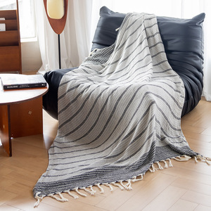 Manta de algodón minimalista moderna de 130x180 cm con borlas, gruesa, para sofá y siesta, uso en las cuatro estaciones - Product Image 1