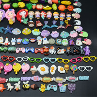 En gros, Cabochons à dos plat en résine, motifs floraux, mignons et créatifs, style dessin animé, pour la création de bijoux DIY, accessoires pour ongles, cheveux, sacs et tasses