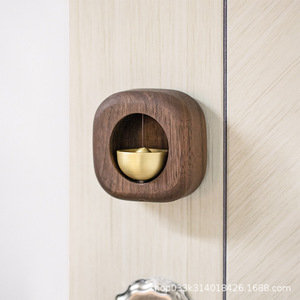 Timbre de puerta de estilo japonés de madera con campana de latón y diseño magnético adhesivo para recordatorio de entrada - Product Image 3