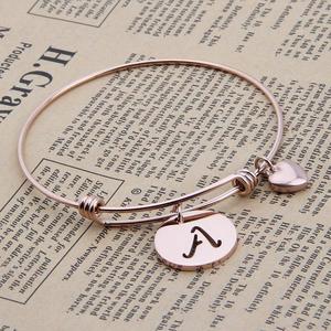 alphabet Personnalisé bracelet <span class=keywords><strong>En</strong></span> <span class=keywords><strong>Or</strong></span> Rose Mantra Devis Positif Gravé <span class=keywords><strong>Motivation</strong></span> D'amitié Graduation Manchette Bracelet - Product Image 4