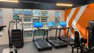Tapis roulant commercial électrique 32'' avec écran incurvé de luxe, robuste, sans fil, professionnel, pour l'entraînement <span class=keywords><strong>cardio</strong></span> - Product Image 2