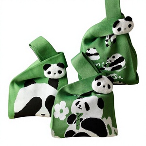 Bolso Pequeño de Poliéster Tejido a Mano con Diseño Creativo de Panda Gigante, con Dos Aberturas en la Muñeca, para el Trabajo y Viajes Diarios - Product Image 1
