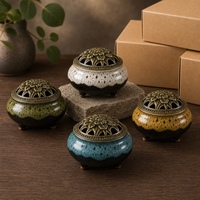 Brûleur d'encens en céramique émaillée craquelée avec couvercle en laiton ajouré, aromathérapie et fait main pour une décoration aromatique de la maison