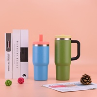 Vaso Térmico Portátil de Acero Inoxidable con Tapa de Paja Abatible, Asa de Transporte Cómoda, Diseño Antiderrames para Viajes y Oficina