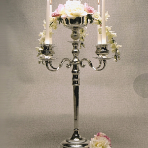 Candélabre de sol de luxe à cinq bras, argenté, éco-responsable et fait main, pour Noël, Pâques, la Saint-Valentin et les anniversaires - Product Image 1