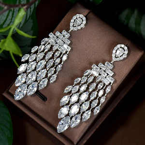 Orecchini Pendenti HIBRIDE con Zirconi a Goccia, Cubic Zirconia Bianca Scintillante per Matrimoni e Feste, Gioielli da Donna E-830 - Product Image 2