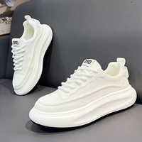 Chaussures Homme 2026 Nouvelle Collection Baskets Blanches Respirantes en Maille Style Coréen à Semelle Épaisse Rehaussante Confortables et Décontractées