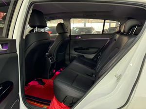 2019年款 KX5 二手车 SUV 自动变速箱 7速双离合器 皮革座椅 全景天窗 R17 LED 灰白色 5座 汽油车 左舵 - Product Image 5