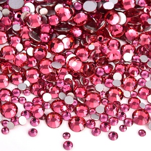 OLeeya Crystal Vente en gros de strass en verre de tailles variées 2028 Strass à dos plat non thermocollants pour la décoration des ongles - Product Image 2
