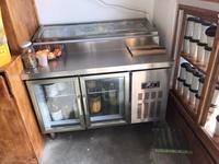 Réfrigérateur de préparation de sandwichs / Réfrigérateur de comptoir pour salades / Table de préparation de pizzas