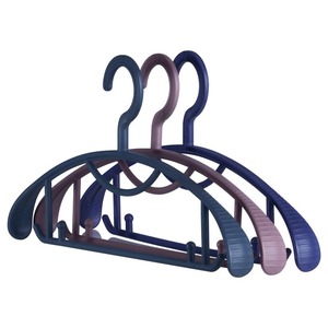 Percha de plástico para ropa con hombros anchos, tipo gancho antideslizante, para almacenamiento en el hogar, diseño de tela de terciopelo. - Product Image 5