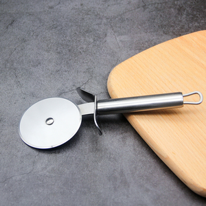 YF cocina profesional accesorios <span class=keywords><strong>pizza</strong></span> cuchillo Prefecto para <span class=keywords><strong>pizza</strong></span> <span class=keywords><strong>de</strong></span> corte cortador <span class=keywords><strong>de</strong></span> <span class=keywords><strong>pizza</strong></span> <span class=keywords><strong>de</strong></span> acero inoxidable - Product Image 6