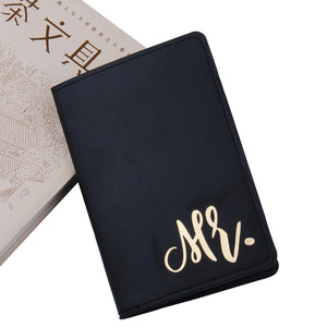 ซองใส่<span class=keywords><strong>พาส</strong></span>ปอร์ตคู่รัก ลายตัวอักษรสีทอง MR MRS วัสดุ PU ไม่มีตัวล็อค ดีไซน์ใหม่ ขายดีที่สุด - Product Image 5