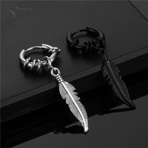 Boucles d'oreilles pendantes vintage en acier inoxydable argenté et noir, motif feuille, style hip-hop, plume, spirale, boucle punk pour femmes et hommes - Product Image 1