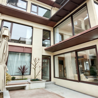Ventana Corredera Horizontal de Aluminio con Rotura de Puente Térmico, Minimalista y de Lujo, con Cierre Multipunto Antirrobo y Resistente a Impactos de Huracanes