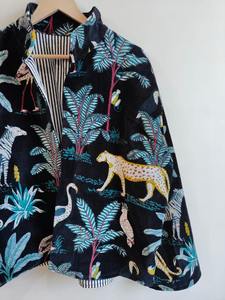 Veste en velours imprimé jungle noir de qualité supérieure Manteau matelassé en velours bohème pour un usage quotidien disponible à bon prix - Product Image 2