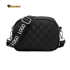 Sac à bandoulière classique personnalisé en nylon avec fermeture éclair argentée, petit sac de poitrine pour femme, sac à bandoulière simple - Product Image 1