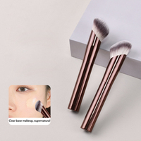 Kuas Foundation Oblique Bulu Sintetis Vegan Gagang Kayu Tabung Aluminium Alat Rias Blush Contour Logo Custom