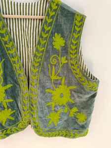 Chaleco de Terciopelo Verde, Bordado a Mano, Chaleco de Terciopelo Hecho a Mano, Chaqueta, Chaleco de Terciopelo Suzani, Chaleco de Terciopelo Floral Bohemio - Product Image 4