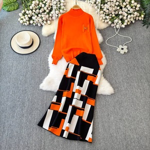 Ensemble deux pièces à manches longues pour femme : pull en maille à col montant et jupe slim à carreaux taille haute - Product Image 2
