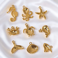 MYNECK Bijoux DIY Tendance en Acier Inoxydable Plaqué Or 18 carats Anti-ternissement, Pendentifs Animaux Marins (Baleine, Crabe) pour Sacs et Clés