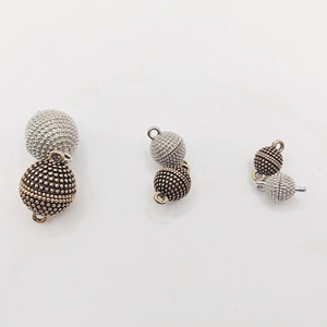 Cierre magnético redondo texturizado de aleación galvanizada para la fabricación de pulseras, accesorios de joyería DIY - Product Image 1