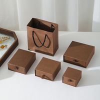 Boîte à bijoux en bois avec logo personnalisé, texture bois, aimant, pour ranger bagues, boucles d'oreilles, colliers, bracelets