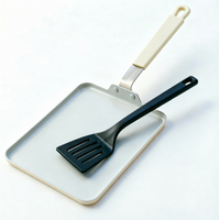 Poêle carrée blanche avec revêtement céramique antiadhésif, spatule souple, sans PFAS, ustensiles de cuisine sains pour pizza et œufs