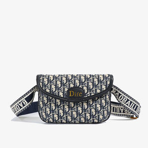 Sac messager pour femme de style vintage. Fabriqué en matériau PU de haute qualité. La doublure est en polyester. - Product Image 1