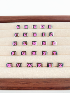 กำไลข้อมือ<span class=keywords><strong>ส</strong></span>ายนาฬิกาโลหะพร้อมจี้ A-Z <span class=keywords><strong>ตัว</strong></span><span class=keywords><strong>อักษร</strong></span>อิตาลี<span class=keywords><strong>ส</strong></span>ีชมพูสำหรับงานประดิษฐ์ทำด้วย<span class=keywords><strong>ตัว</strong></span>เอง - Product Image 3