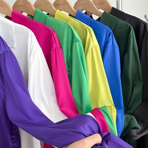 Chemisier Original Décontracté et Polyvalent <span class=keywords><strong>en</strong></span> <span class=keywords><strong>Satin</strong></span> à Col Polo, à Boutonnage Simple, à Manches Longues et de Coupe Irrégulière, Idéal pour <span class=keywords><strong>Femme</strong></span> <span class=keywords><strong>en</strong></span> Automne - Product Image 3