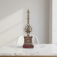 Horloge mécanique à pendule à bascule de style français, mystère, à l'envers, en bronze antique, squelette, avec base en marbre noir