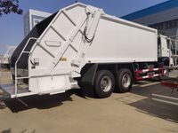 Camion à ordures compacteur diesel manuel Sinotruck HOWO 20CBM 6x4 avec boîte de vitesses SINOTRUK et moteur 340PS