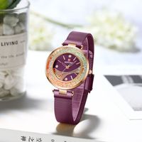 Montre Femme Tendance à Quartz de Luxe Bling-Bling avec Breloque Récompensante