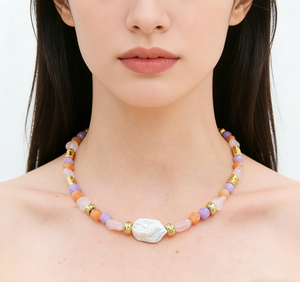 Collier tendance en perles de cristal rose et de perles d'eau douce avec placage or 18 carats, fait main, cadeau pour femme - Product Image 4