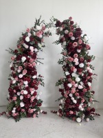 Vente en gros d'arche florale artificielle en forme de corne, avec boule de fleurs de roses artificielles rouges, roses et blanches, pour la décoration de fond de cérémonie d'allée de mariage