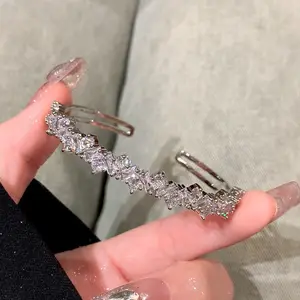 Gelang berlian imitasi penuh mewah ringan tidak beraturan gelang indah kristal zirkon dingin manis gelang manset terbuka bulat