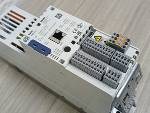 Lenze E84AVHCE1524SX0 Inverter AC da 1.5kW, 380-480V Trifase, Serie HighLine 8400, Controllo Vettoriale, EtherCAT, IP20 - Product Image 3