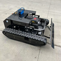 Tondeuse à gazon télécommandée automotrice pour talus, avec fléaux et télécommande