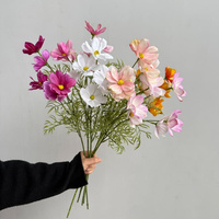 Buket Bunga Krisan Cosmos 6 Tangkai Buatan Tangan C197, Realistis, Lembut, Modern, Sutra, Bunga Daisy Putih Imitasi untuk Dekorasi Pernikahan dan Thanksgiving