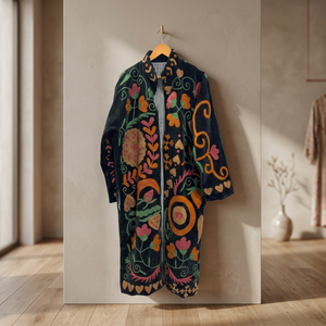Abrigo Largo de Terciopelo Negro Estilo Bohemio para Mujer, Bordado a Mano, Estilo Suzani, Chaqueta Vintage de Invierno - Product Image 1